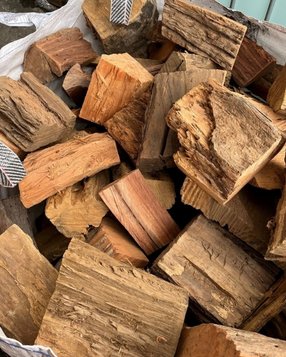 Dried Tropical Hardwood Firewood